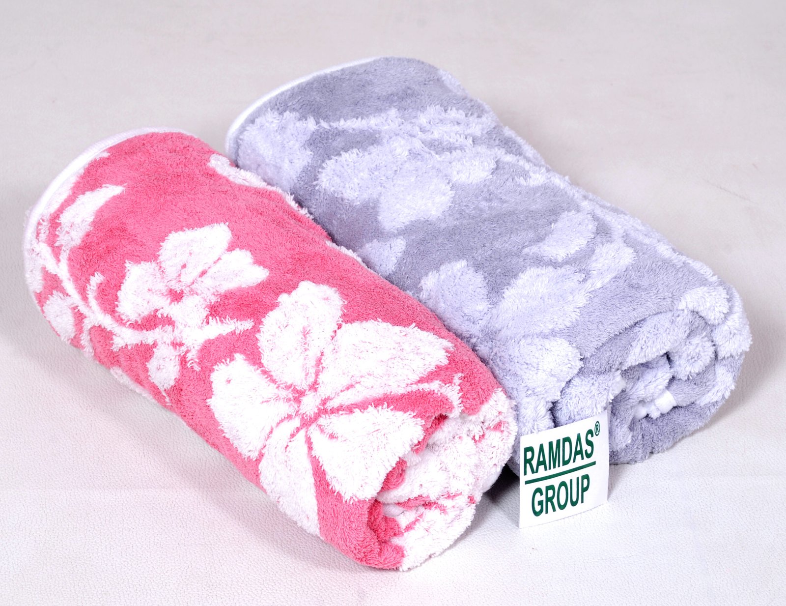 DSC_2945 copy AquaLuxe Premium 500 GSM Cotton Bathroom Towel - Image 1