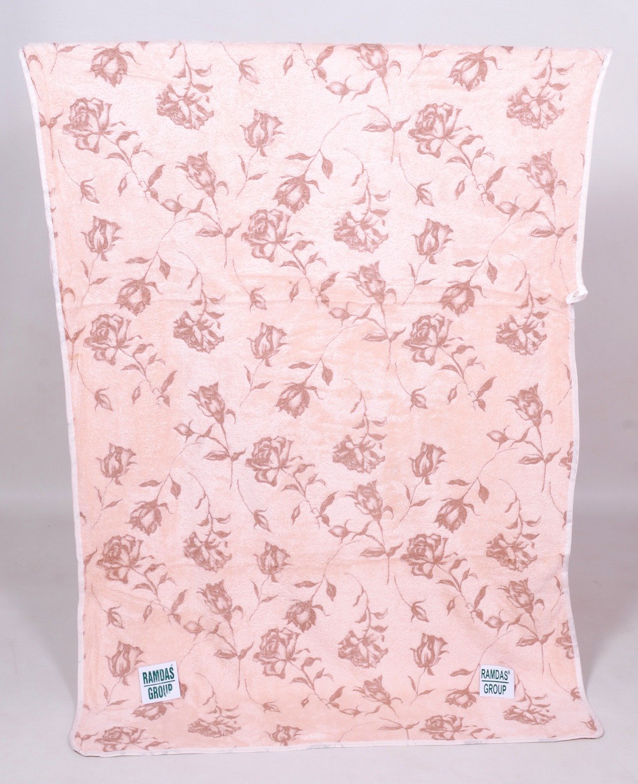 WhatsApp Image 2026-04-13 at 5.20.42 PM (2) MICROFIBER BATH TOWEL 75X150CM - Image 1