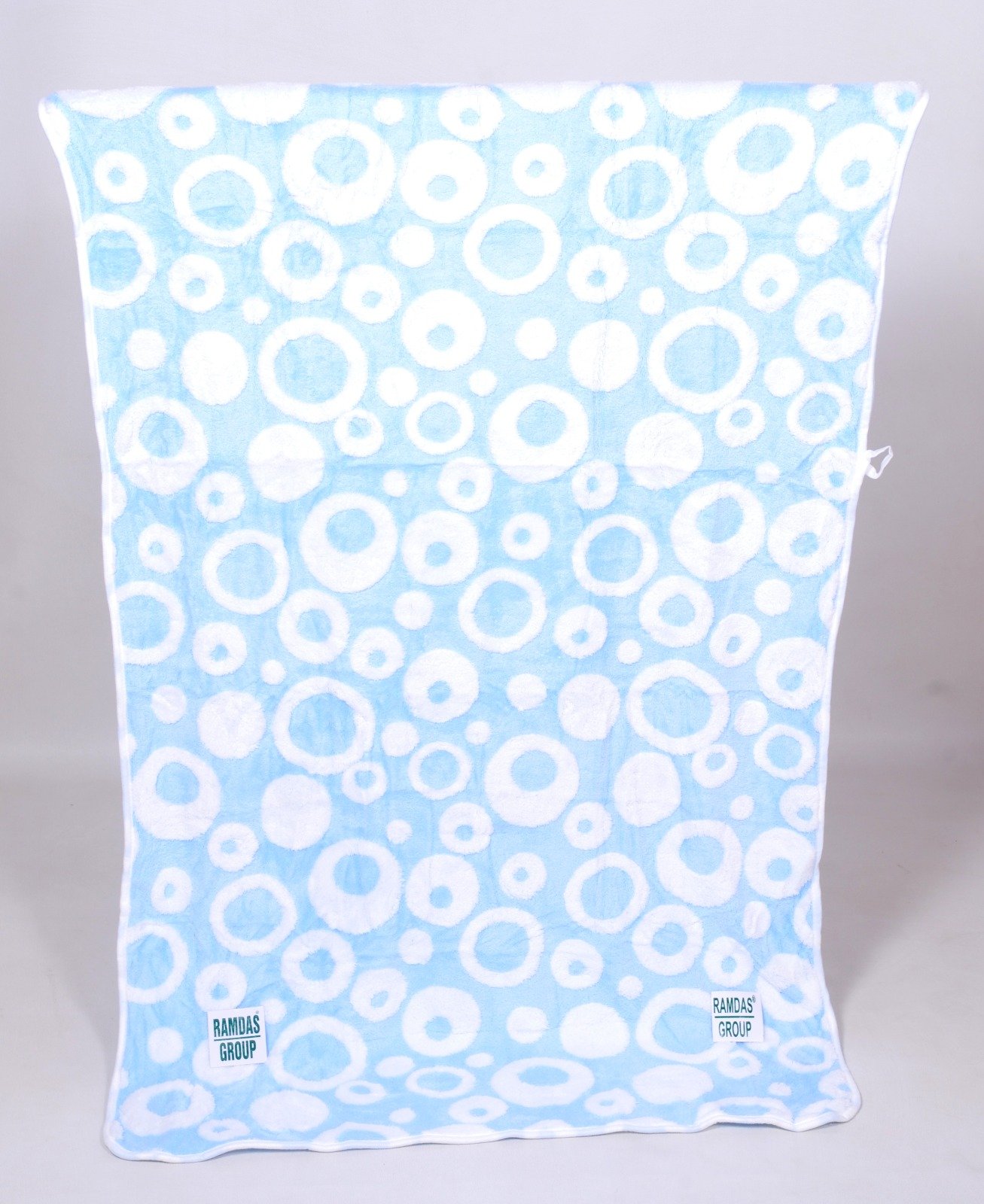 WhatsApp Image 2026-04-13 at 5.20.42 PM (3) MICROFIBER BATH TOWEL 75*150 CM - Image 1