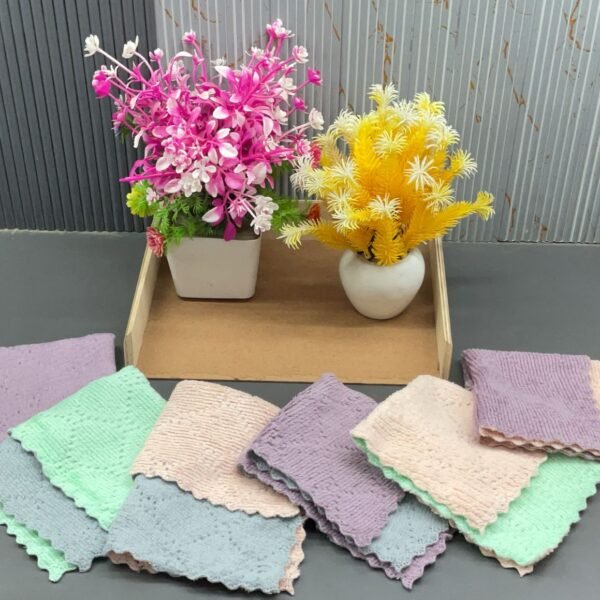 REVERSIBLE, DUAL-TONE MICROFIBER CLOTH